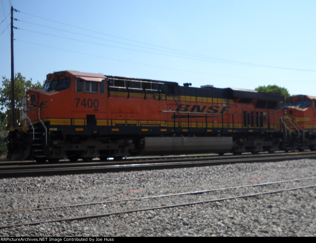 BNSF 7400